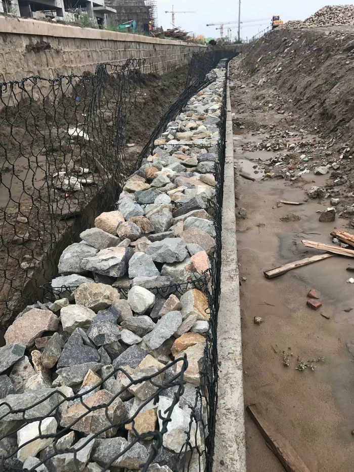 上海浦东绿丽港调蓄湖工程